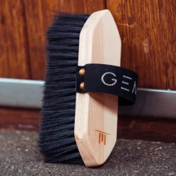 Brosse poils longs cheval - GEM Equitation