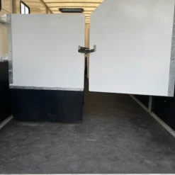 Revêtement de sol 10T en caoutchouc pour les allées écurie, vans et camions cheval - IDS